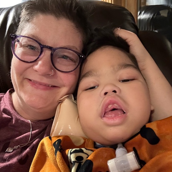 Meet your Posher, Sarah - Picture 1 of 2